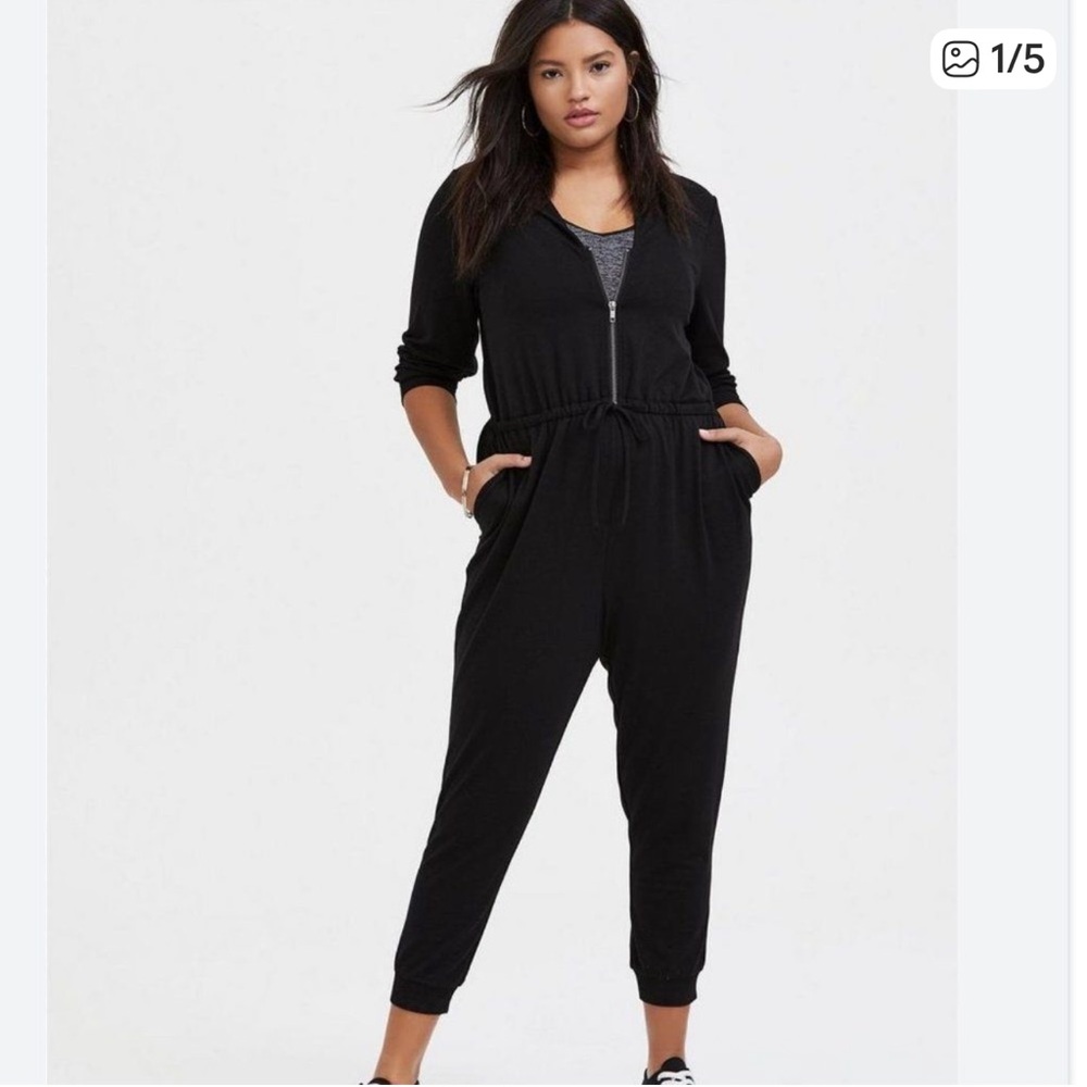 TORRID Black Jersey Zip Front Hooded Jumpsuit Size Medium / Large